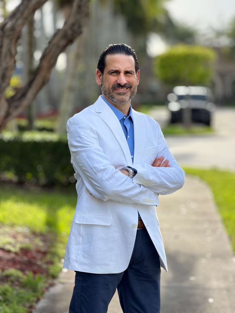 Dr. Nassour — Trayectoria Académica