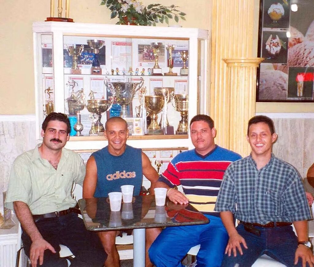 A lado de Gabriel Planchez | En las instalaciones de Arabito FC, al lado del campeón del mundo con la selección de Venezuela en Fútbol de Salón 1997,Gabriel (el Niño) Planchez